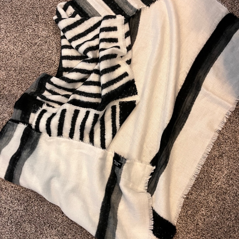 Zara wrap. - Picture 6 of 7